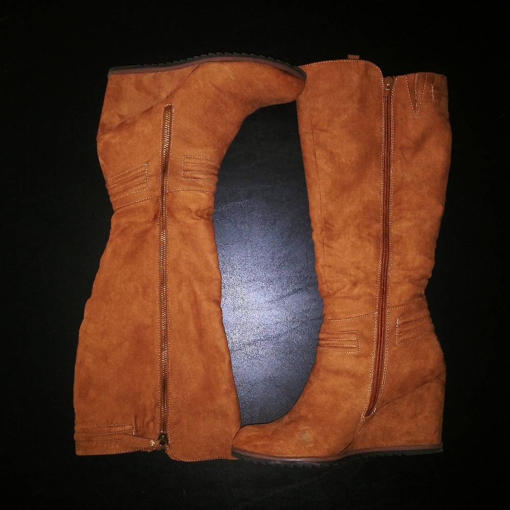 NICOLE 'evlyn' down faux suede wedge boot size 9